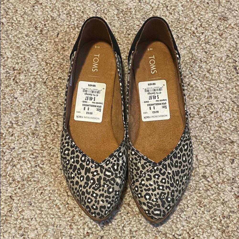 TOMS Women's Leopard Patterned Flats